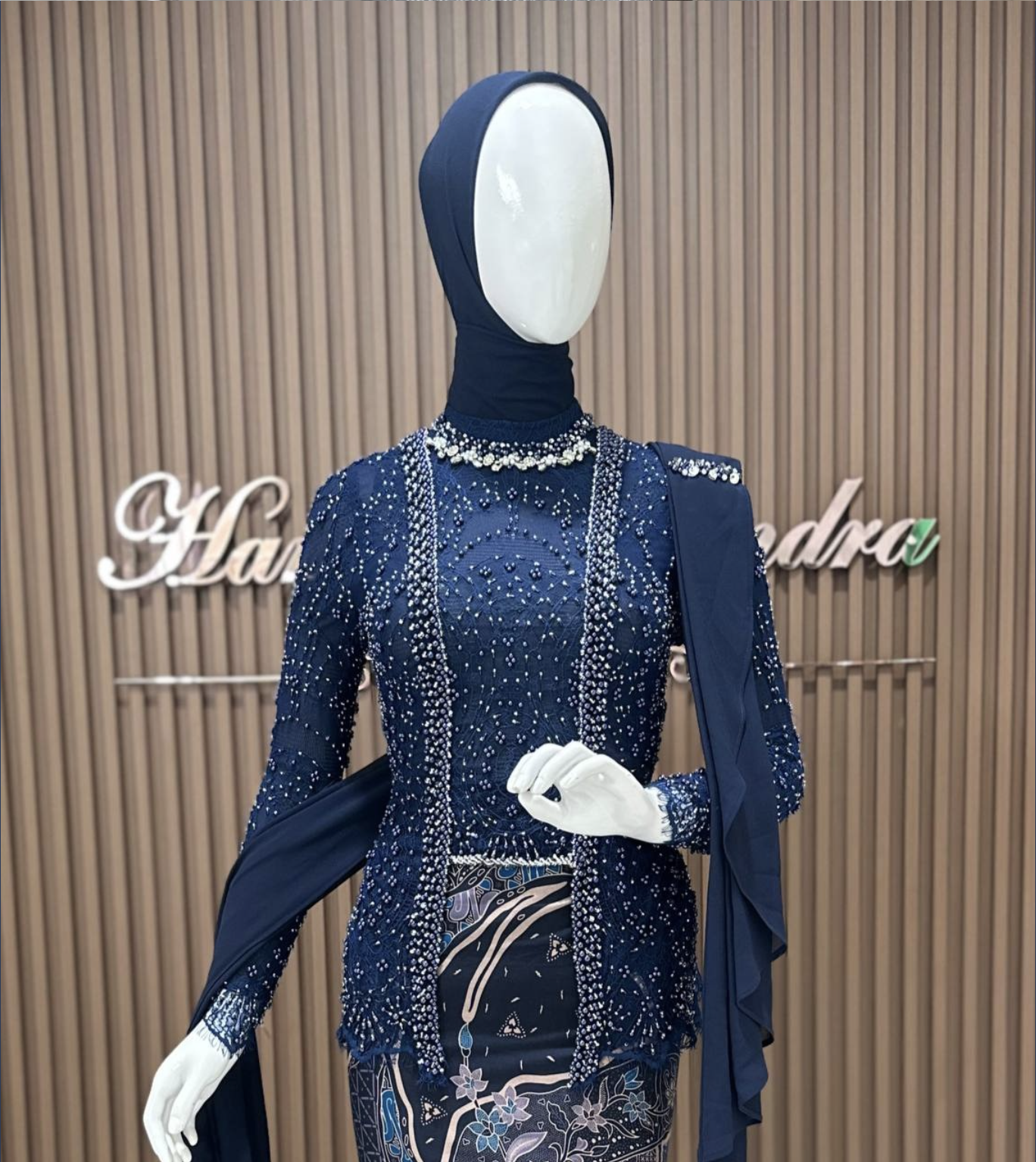 Edita Navy